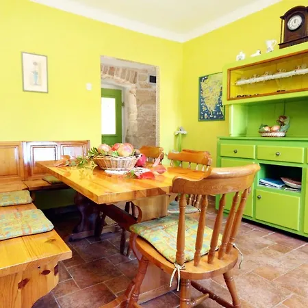 Family Friendly House With A Swimming Pool Valtura, - 7324 Prázdninový dům Pula