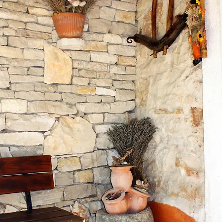 Family Friendly House With A Swimming Pool Valtura, - 7324 Vikendica